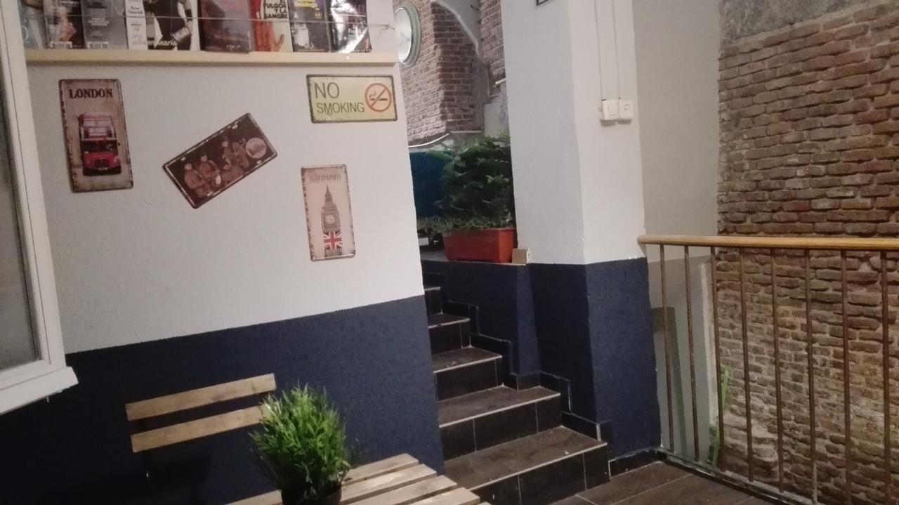 Hostal Grupo Rh - Hostel